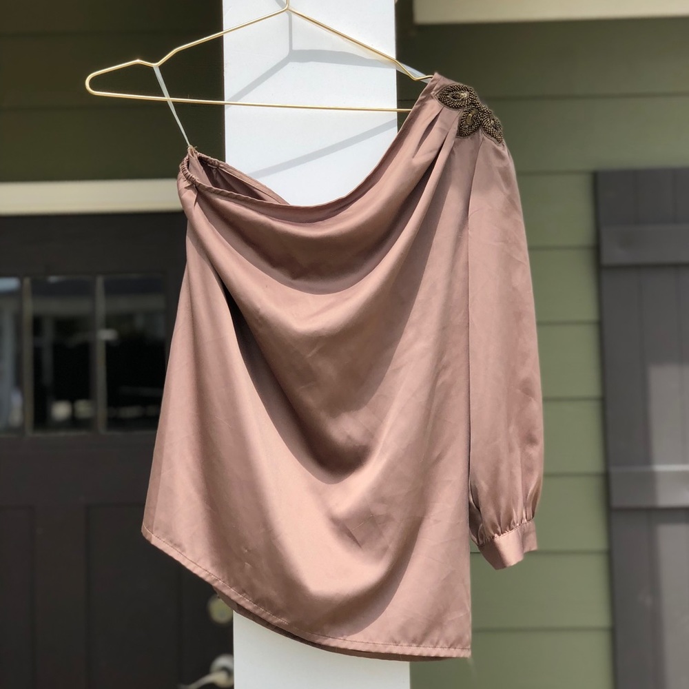 Jennifer Lopez off the shoulder metallic top